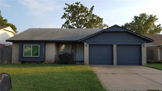 1040 Kings Rd, Moore, OK 73160