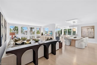 4031 Gulf Shore Blvd N Unit 3E, Naples, FL 34103