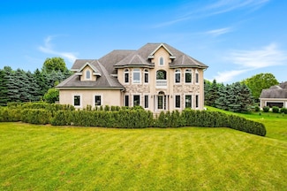1626 Fox Hollow Ln, Cedarburg, WI 53012