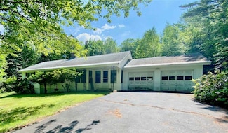 9 Schoolhouse Rd, Center Tuftonboro, NH 03816