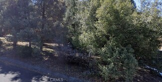 2313 Glacier Dr, Pine Mountain Club, CA 93225