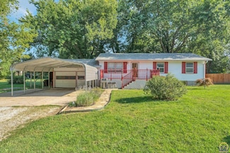 623 W 1st St, Holton, KS 66436