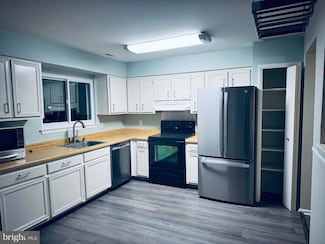 15839 Millbrook Ln, Laurel, MD 20707