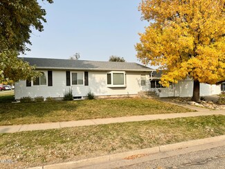 908 5th St W, Williston, ND 58801