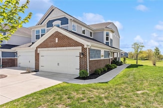 1291 Lake Run Dr, Lebanon, OH 45036