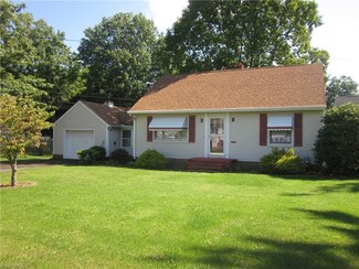537 S 14th St, Sebring, OH 44672