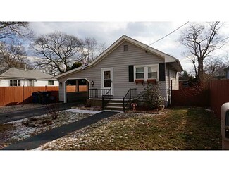 114 Brush Neck Ave, Warwick, RI 02889