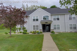 12402 Saint Andrews Way Unit 25, Fenton, MI 48430