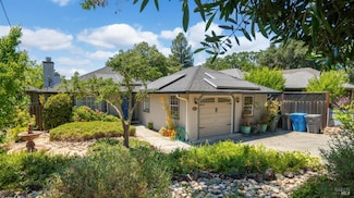 16936 Falcon Ln, Sonoma, CA 95476