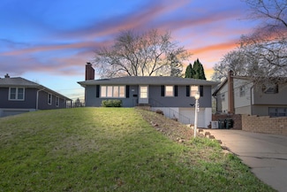 1911 3rd St N, South Saint Paul, MN 55075