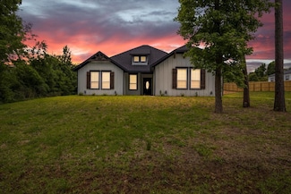 182 Allen St, Kilgore, TX 75662