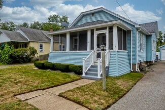 62 Kensington St, Feeding Hills, MA 01030