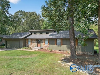 208 Seville Ln, Rainbow City, AL 35906