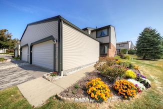 1202 Concord Ct Unit 67, Northville, MI 48167
