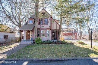 303 S Ten Broeck St, Schenectady, NY 12302
