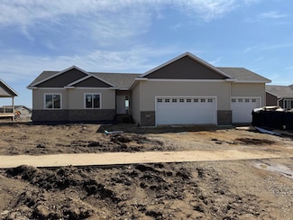 1306 18th Dr NE, Austin, MN 55912
