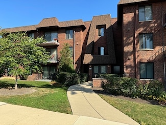 80 S Pleasant Rd Unit A204, Lake Zurich, IL 60047