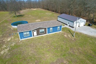 2979 Bundyville Rd, Walnut Hill, IL 62893