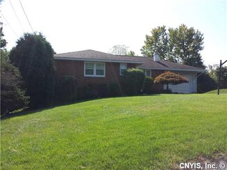 112 Terrace Cir, Syracuse, NY 13214