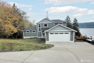 320 E 4th St, Union, WA 98592