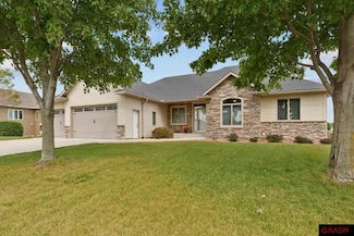 1915 1915 Creek View Ln, Owatonna, MN 55060