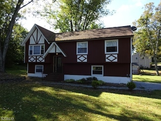 207 Stickles Pond Rd, Newton, NJ 07860