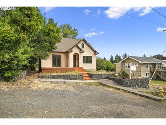 174 N 8th St, St. Helens, OR 97051