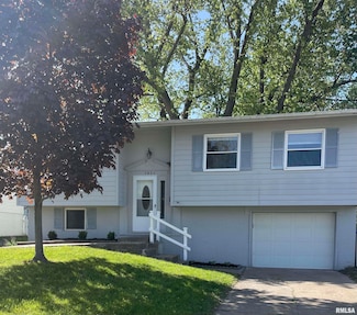1951 Bristol Dr, Bettendorf, IA 52722