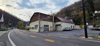 1002 Guyandotte Ave, Mullens, WV 25882