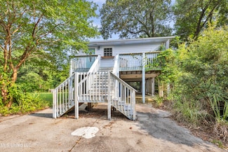 178 Fort Henry Ave, Pass Christian, MS 39571