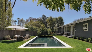 6750 Fernhill Dr, Malibu, CA 90265