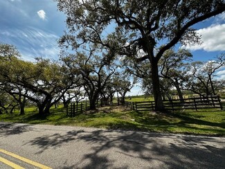 1405 Brazos River Rd, Freeport, TX 77541