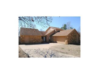 2906 Raintree Cir, Norman, OK 73072