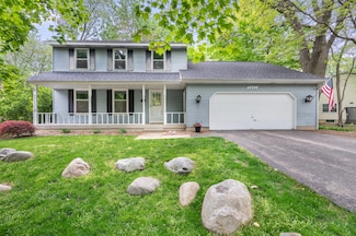 3045 Honeywood Dr SW, Grandville, MI 49418