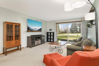 2250 Midland Grove Rd Unit 108, Roseville, MN 55113