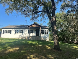 17260 Carver Dr, New London, MO 63459