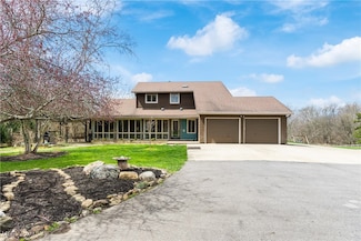 8228 Vandemark Rd, Lodi, OH 44254