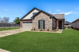 2110 SW Huntwick Ave, Bentonville, AR 72712