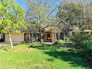 3933 Oriole Ct, College Station, TX 77845