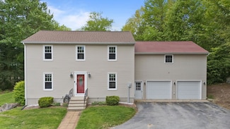 64 Meadow Lark Ln, Goffstown, NH 03045