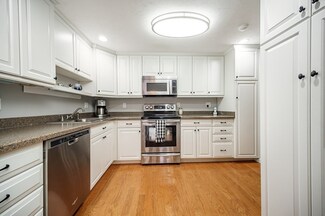 350 Neponset St Unit E, Canton, MA 02021