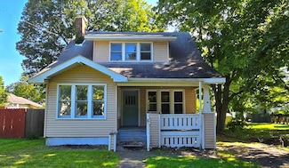 906 Hoffman St, Elmira, NY 14905