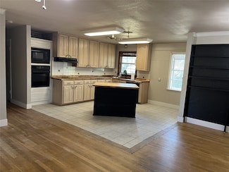 3401 Leith Ave, Fort Worth, TX 76133