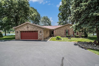 608 N Shore Dr, Kendallville, IN 46755