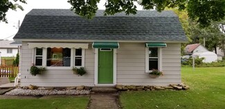 305 E Seward St, Poynette, WI 53955