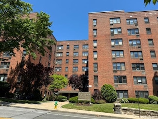 11 Lake St Unit 5U, White Plains, NY 10603