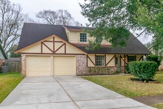 12043 Mulholland Dr, Stafford, TX 77477