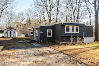 32 Buffy St, Rochester, NH 03867