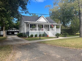 205 E 7th St, West Point, GA 31833