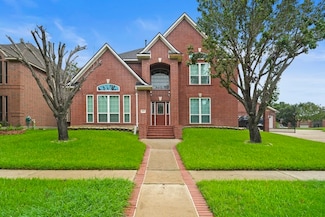 2806 Carmel Woods Dr, Seabrook, TX 77586